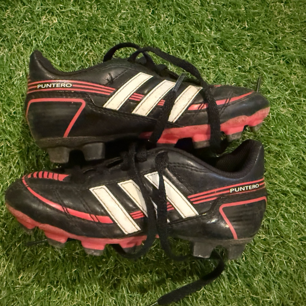 Adidas Kids Black and Red cleats - Picture 2 of 3